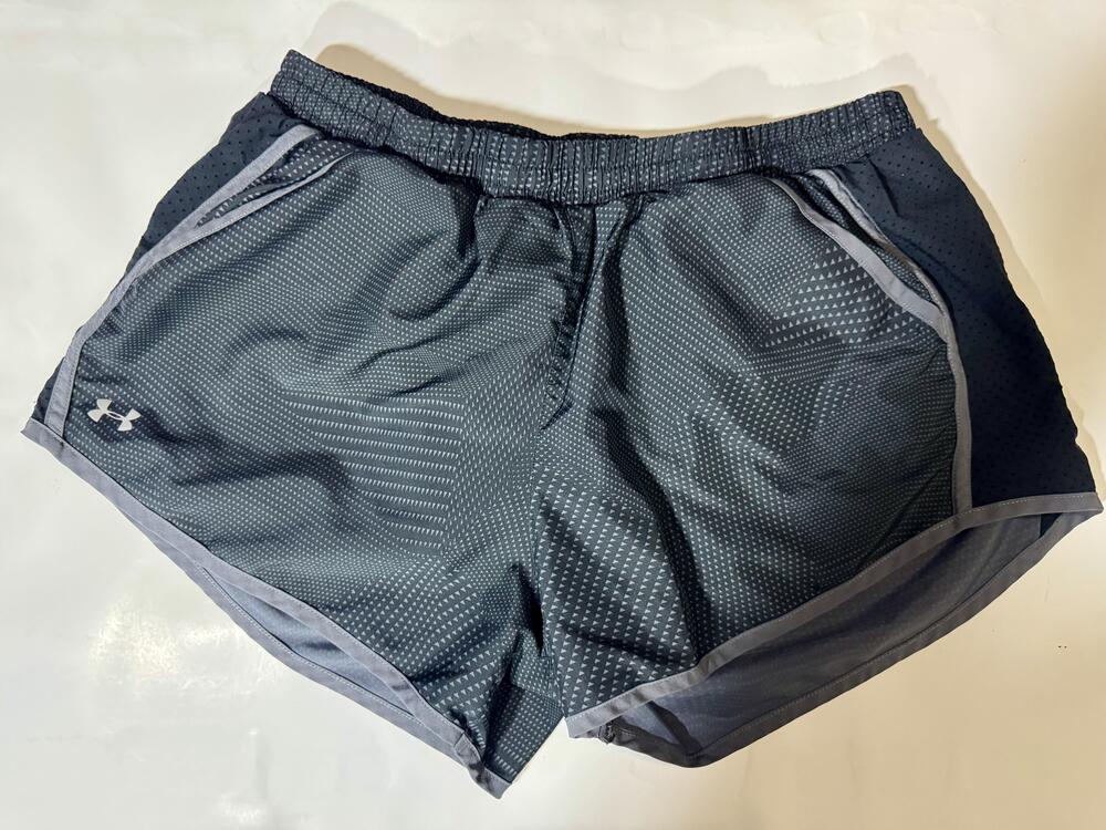 Under Armour Running Shorts Womens Large Gray Athletic Patterned Training